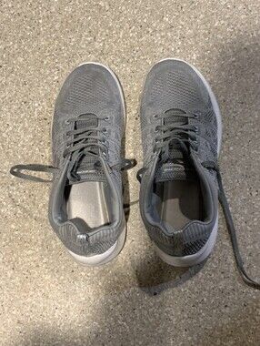 #726 "Sketchers" Sketch-knit Gray Knit Athletic Sneakers - Brand Unspecified